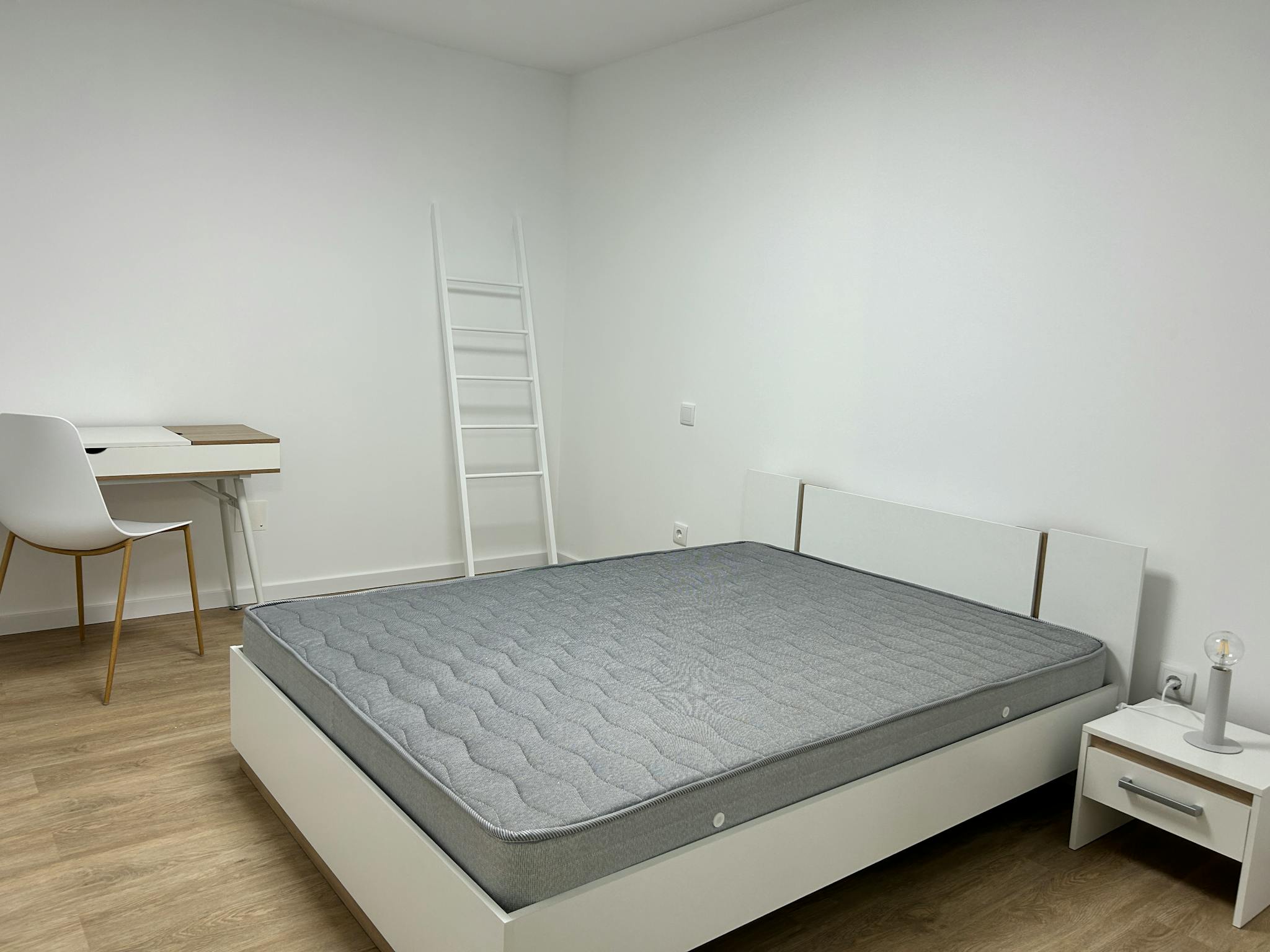 Private Room - Avenida Santa Joana, Aveiro - Gallery - 2