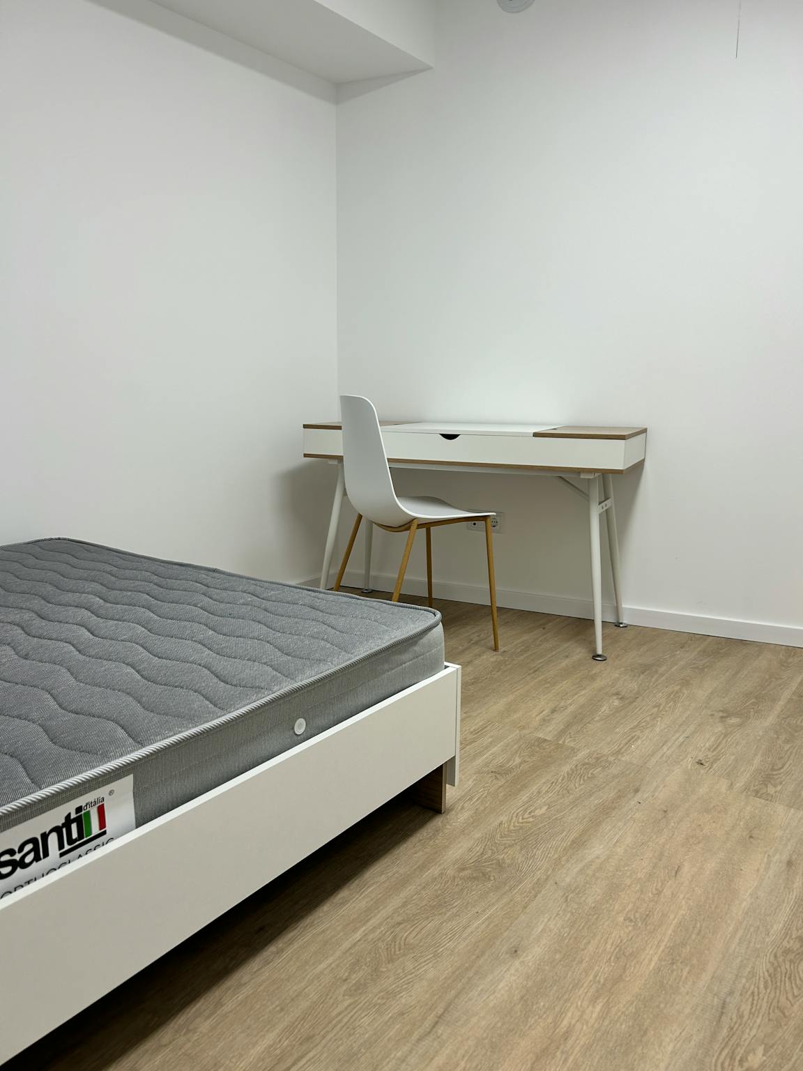  Private Room  -  Avenida Santa Joana, Aveiro  - Gallery -  1