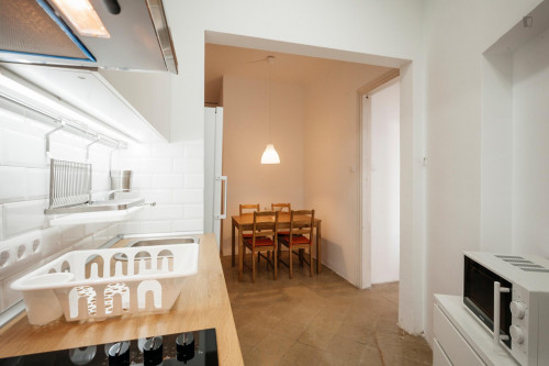 Double bedroom in 14-bedroom apartment