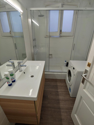 Double bedroom in 14-bedroom apartment  - Gallery -  5