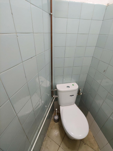 Double bedroom in 14-bedroom apartment