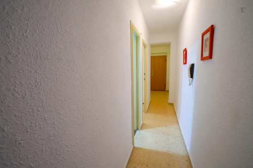 Cute single bedroom in a 4-bedroom apartment near València-Cabanyal train station