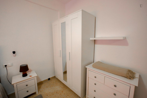 Alluring double ensuite bedroom in a 4-bedroom apartment near València-Cabanyal train station - Gallery - 22