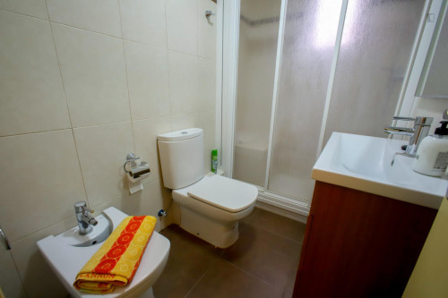 Alluring double ensuite bedroom in a 4-bedroom apartment near València-Cabanyal train station - Gallery - 37