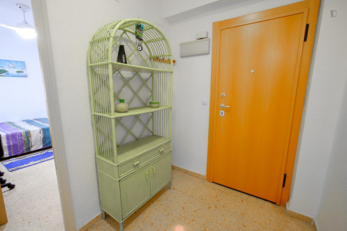 Alluring double ensuite bedroom in a 4-bedroom apartment near València-Cabanyal train station - Gallery - 19