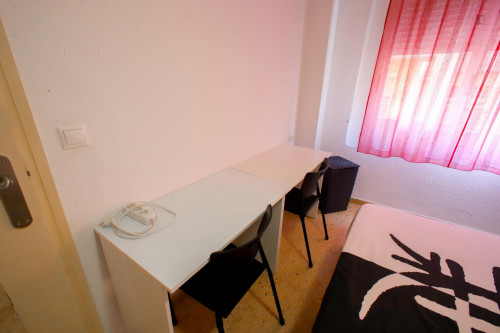 Alluring double ensuite bedroom in a 4-bedroom apartment near València-Cabanyal train station - Gallery - 23
