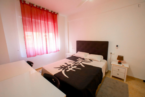Alluring double ensuite bedroom in a 4-bedroom apartment near València-Cabanyal train station - Gallery - 31