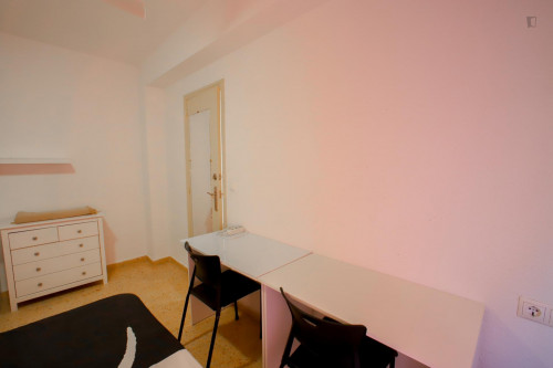 Alluring double ensuite bedroom in a 4-bedroom apartment near València-Cabanyal train station - Gallery - 24