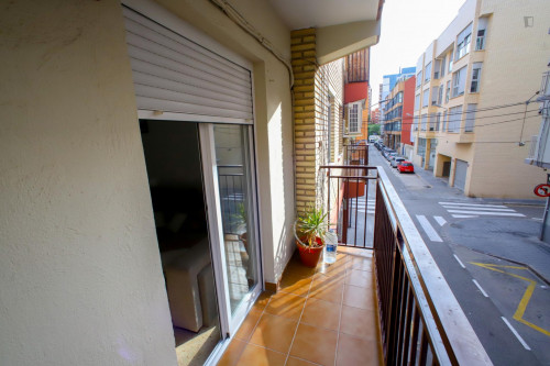 Alluring double ensuite bedroom in a 4-bedroom apartment near València-Cabanyal train station