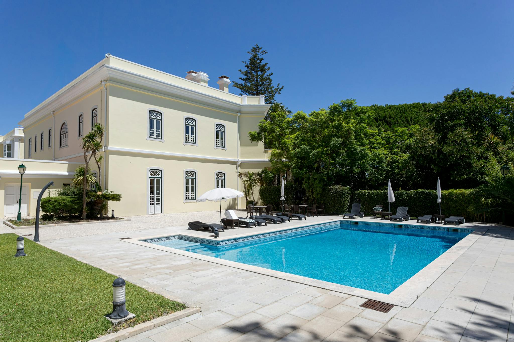 Entire Place - Rua Alentejo, Estoril - Gallery - 1
