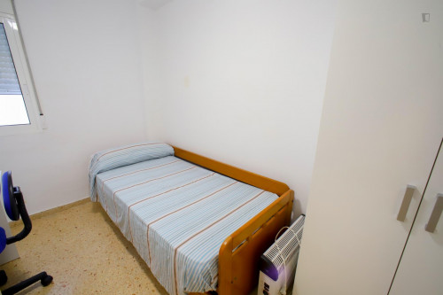 Cozy single bedroom in a 4-bedroom apartment near València-Cabanyal train station - Gallery - 21