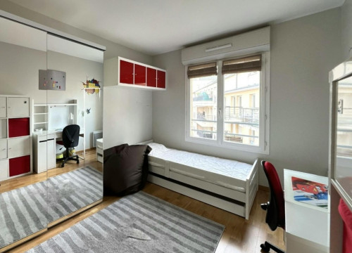Rue Florent Dancourt, Suresnes