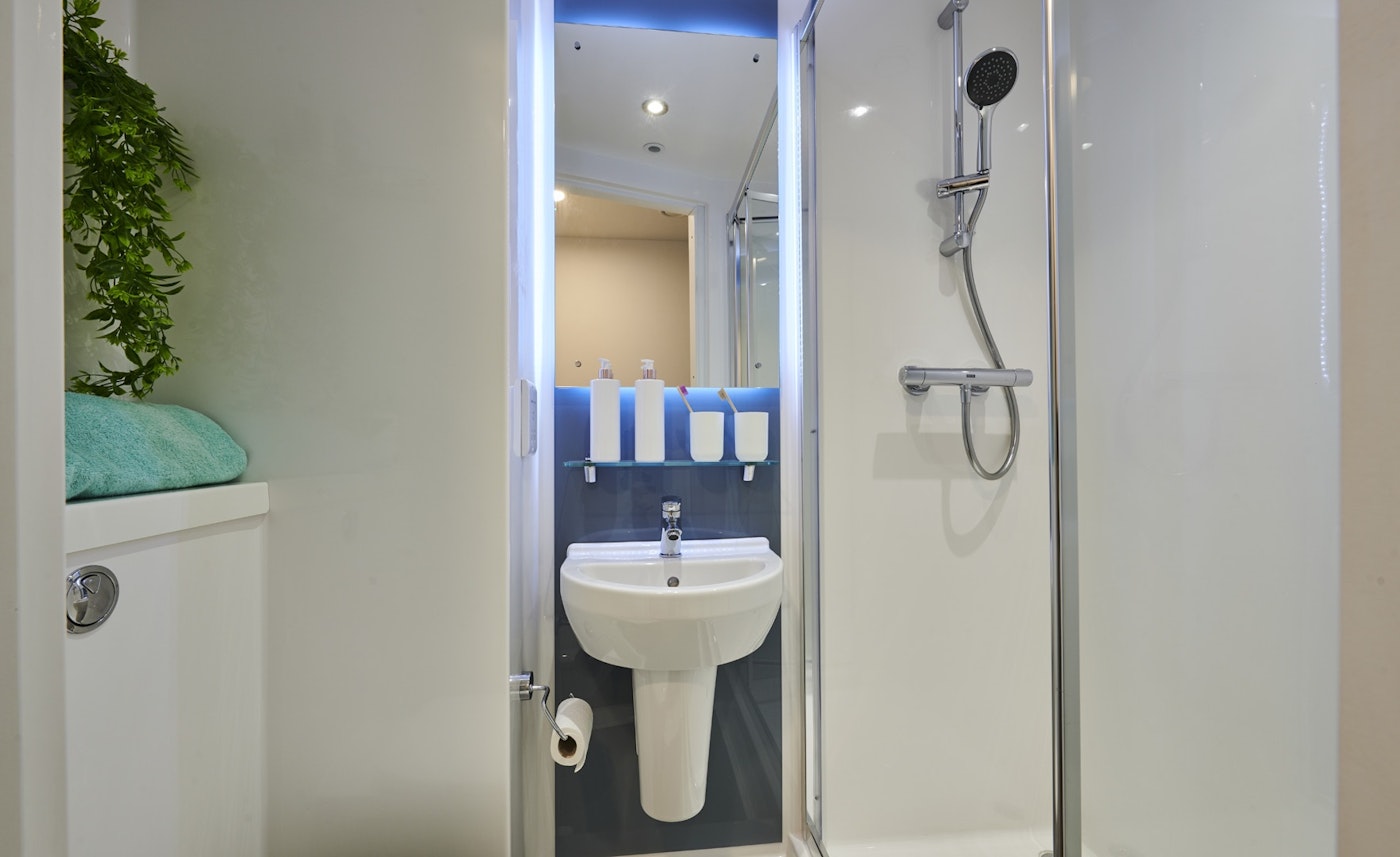 En-Suite Standard - York House - Gallery - 4