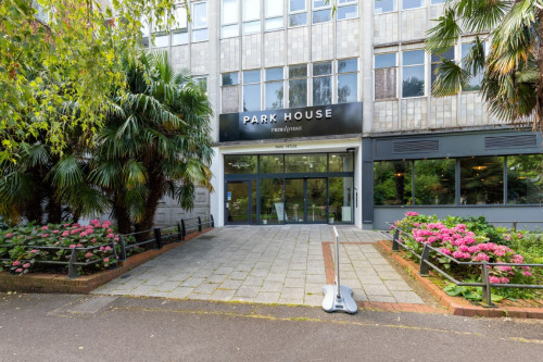 Collegiate Park House - Gallery - 10