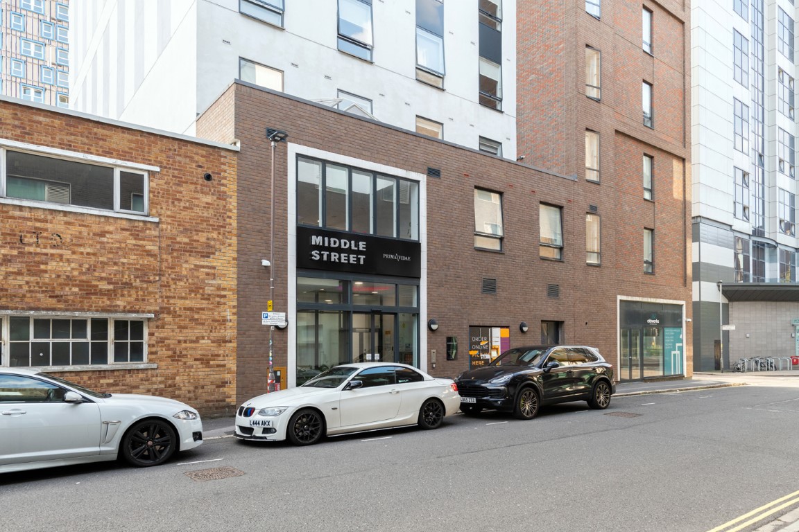 Collegiate Middle Street