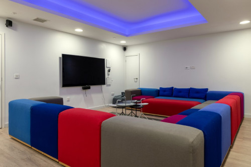 Collegiate Middle Street - Gallery - 7