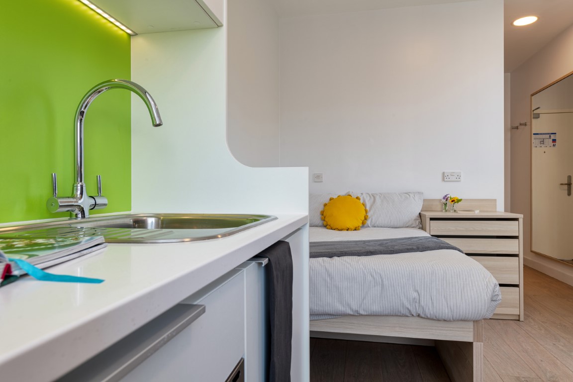 Premium Plus Studio - Collegiate Middle Street - Gallery - 7