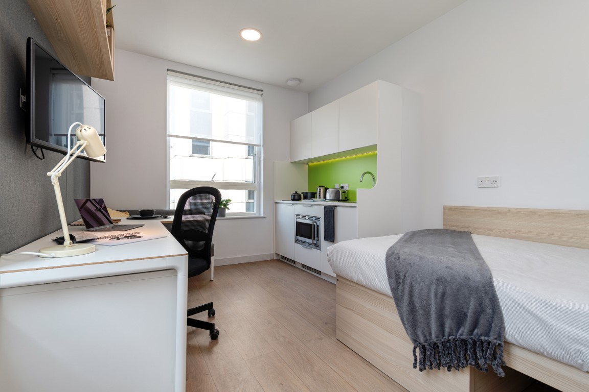  Premium Plus Studio  -  Collegiate Middle Street  - Gallery -  1
