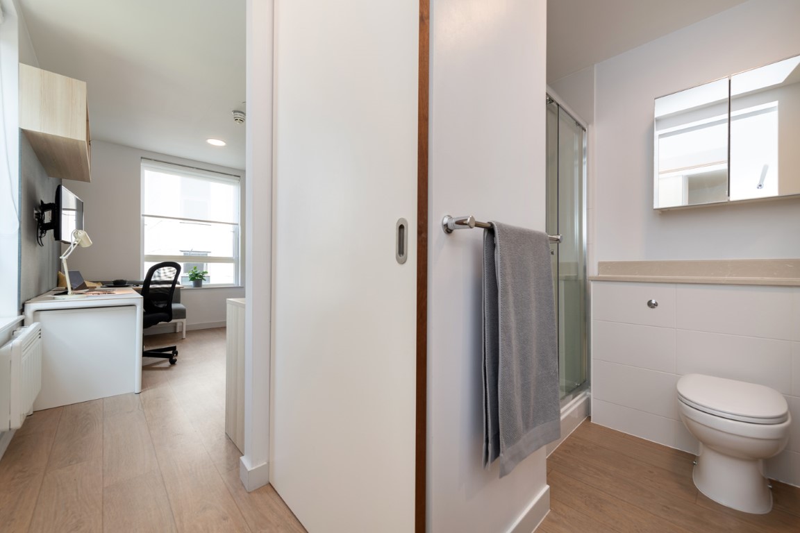  Premium Plus Studio  -  Collegiate Middle Street  - Gallery -  3