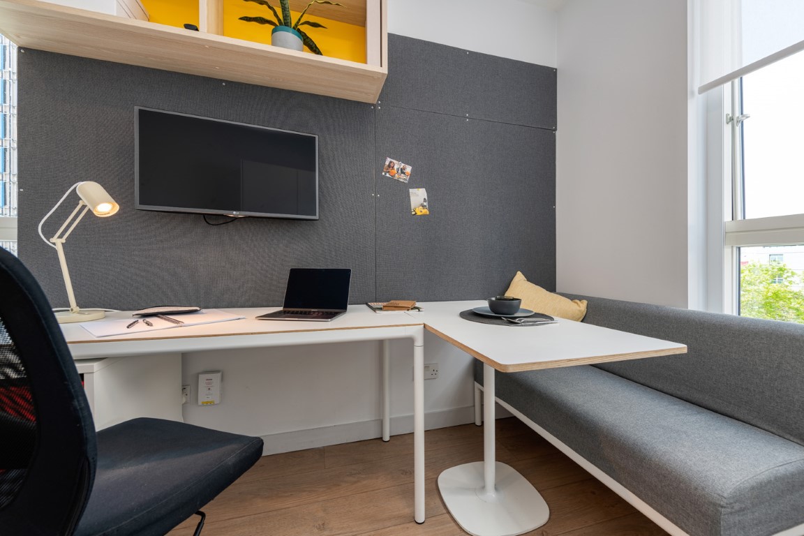  Premium Plus Studio  -  Collegiate Middle Street  - Gallery -  6