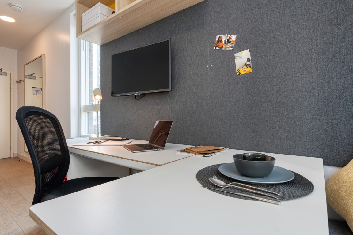 Premium Plus Studio - Collegiate Middle Street - Gallery - 5