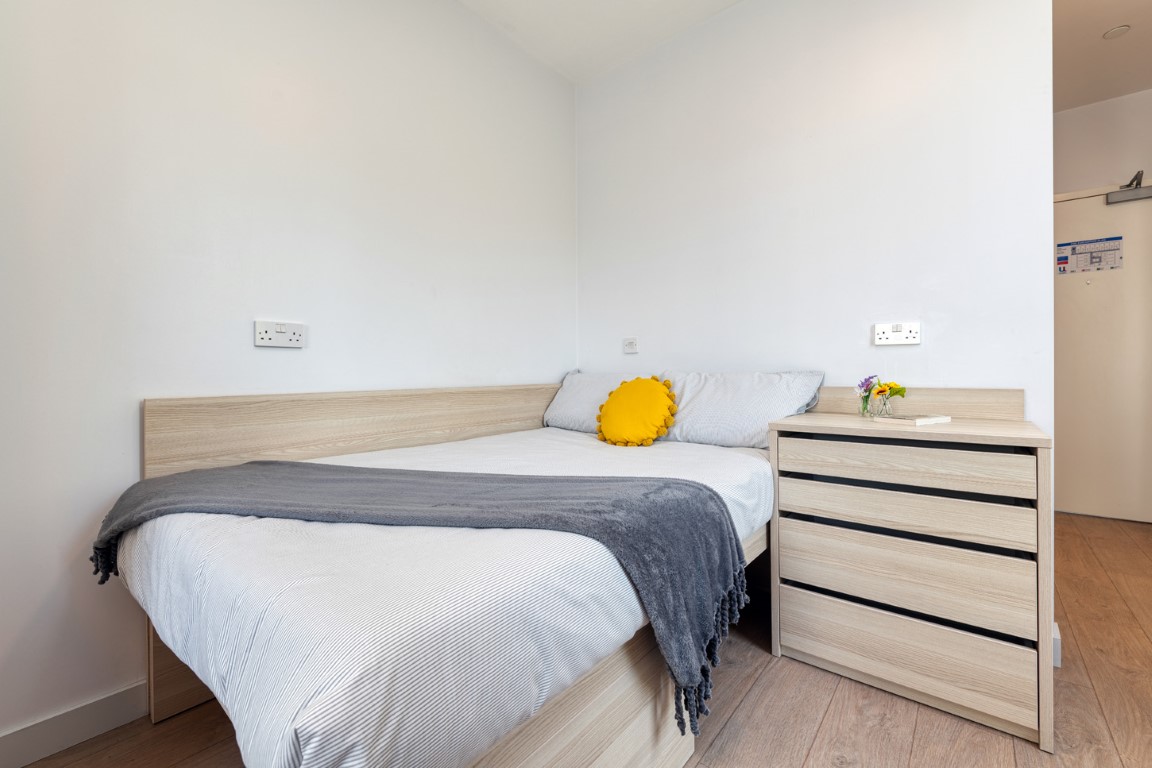 Premium Plus Studio - Collegiate Middle Street - Gallery - 4