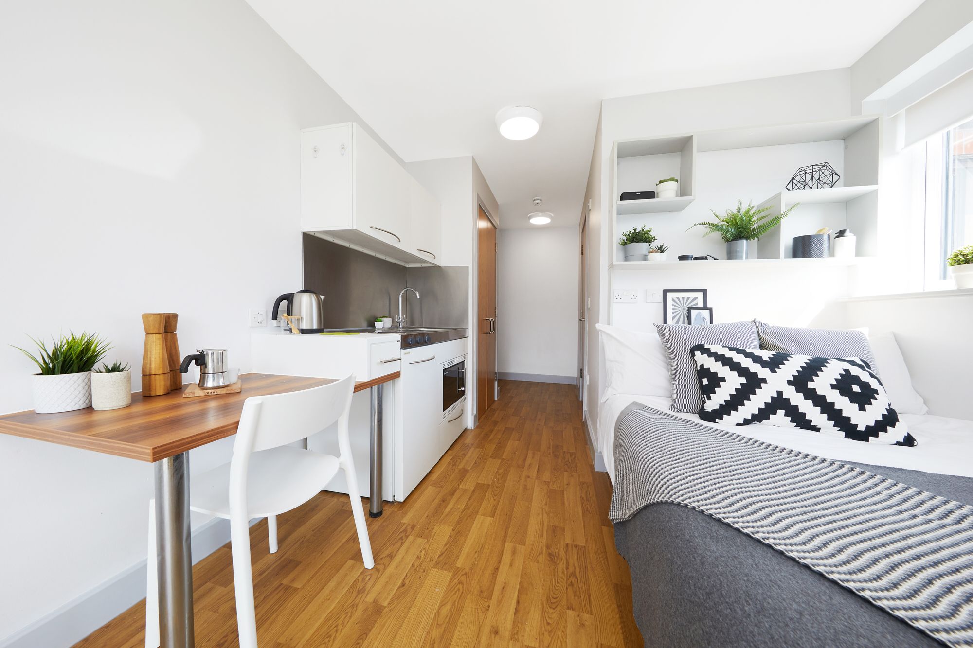 Premium Plus Studio - Earlsdon Street - Gallery - 1