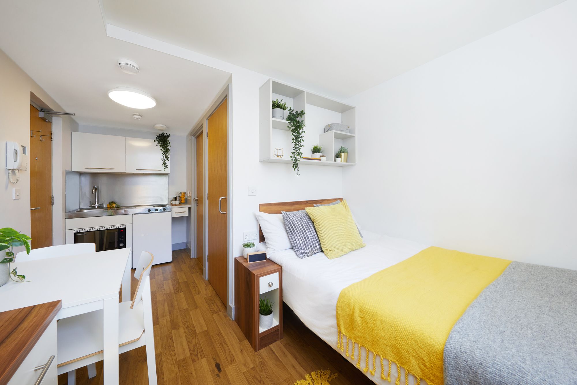  Standard Studio  -  Collegiate St James Street  - Gallery -  1
