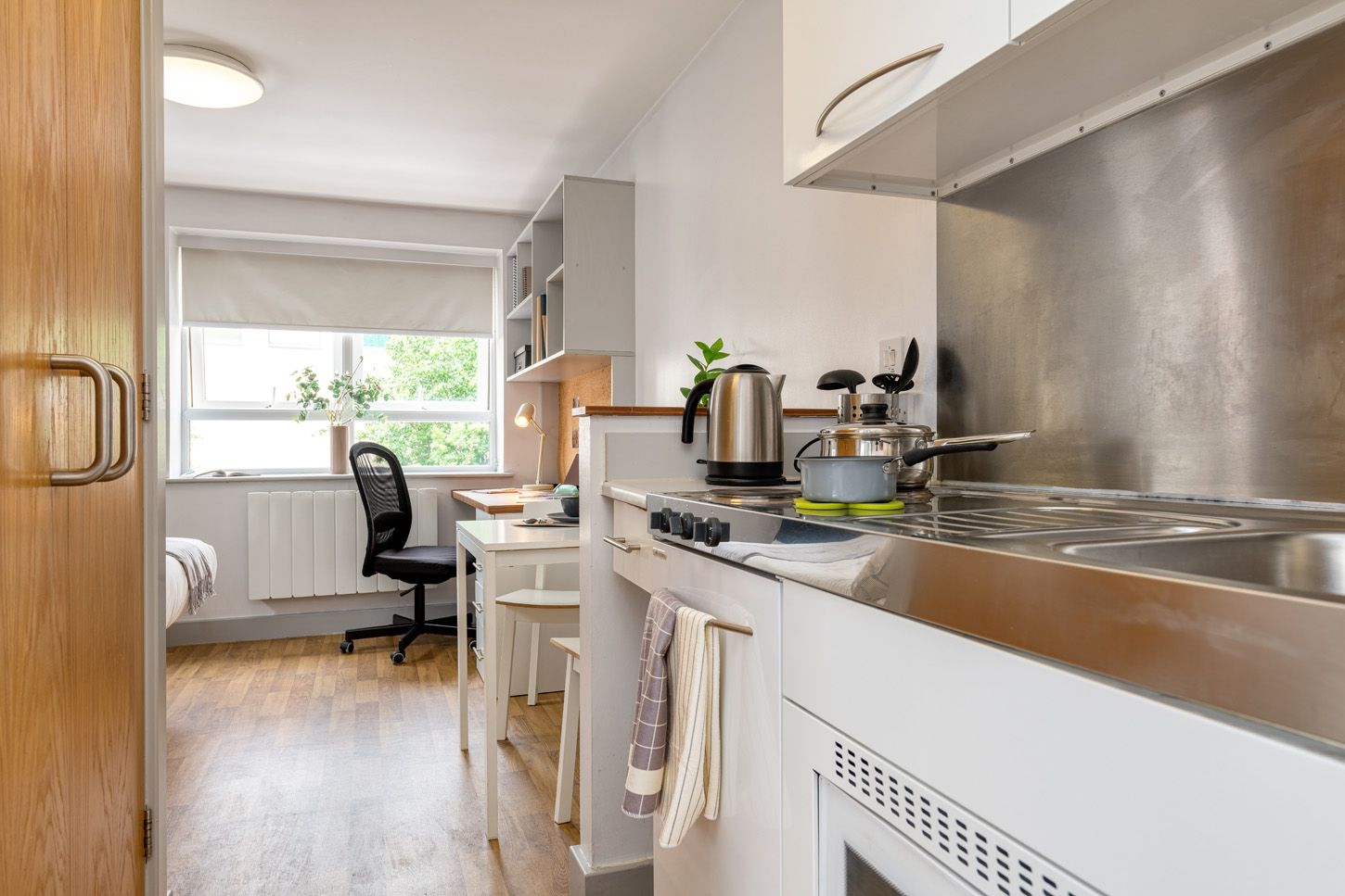  Premium Plus Studio  -  Collegiate St James Street  - Gallery -  4