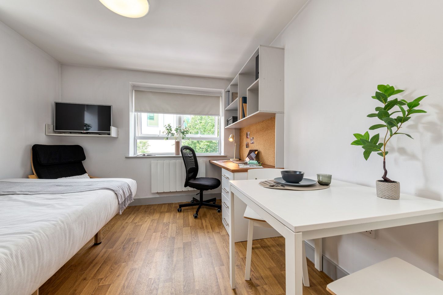  Premium Plus Studio  -  Collegiate St James Street  - Gallery -  1