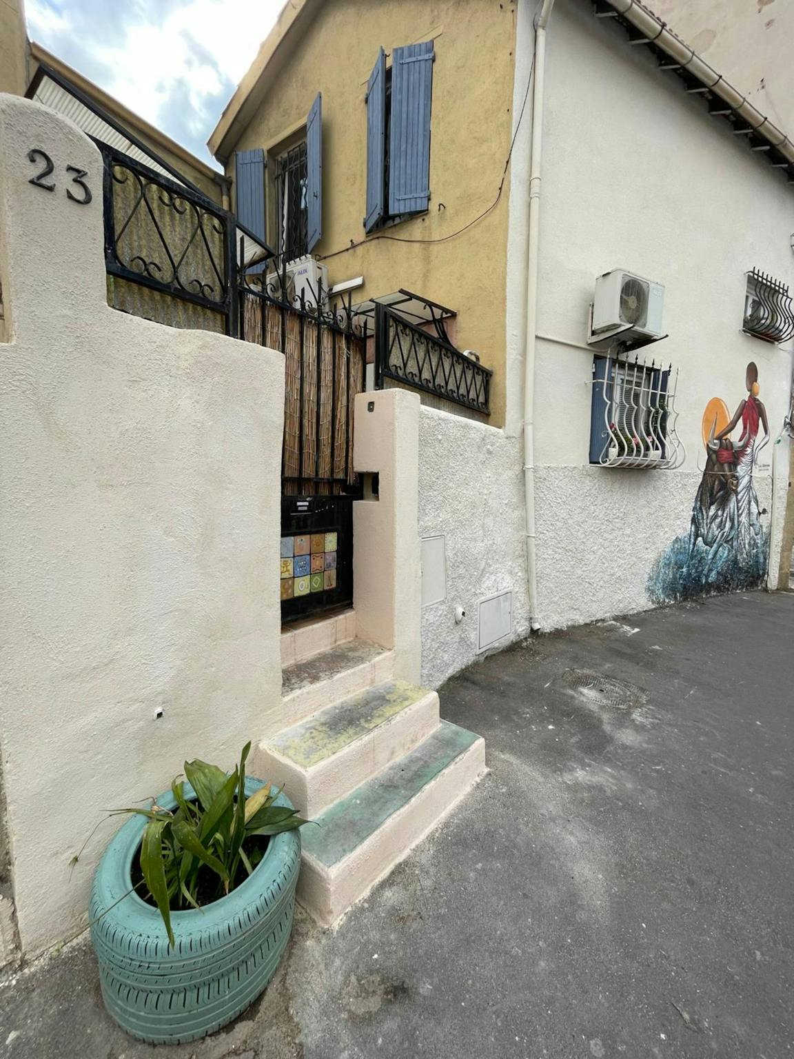  Private Room  -  Boulevard de la Révolution, Marseille  - Gallery -  1