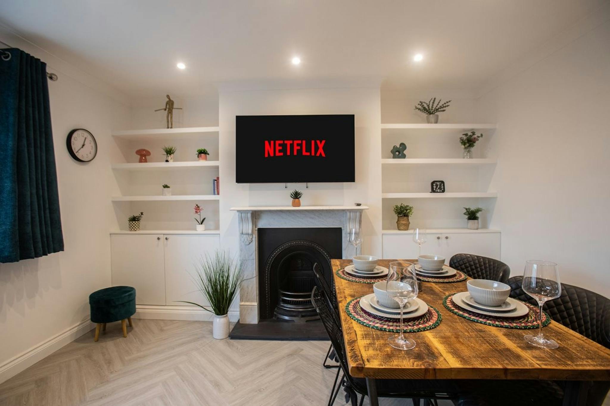  Entire Place  -  Weston Grove, Bromley  - Gallery -  1