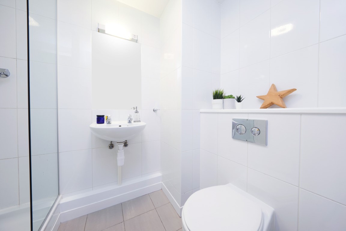  Silver En-Suite  -  Collegiate Bagot Street  - Gallery -  3