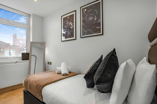 Wembley Park Drive, Wembley  - Gallery -  5