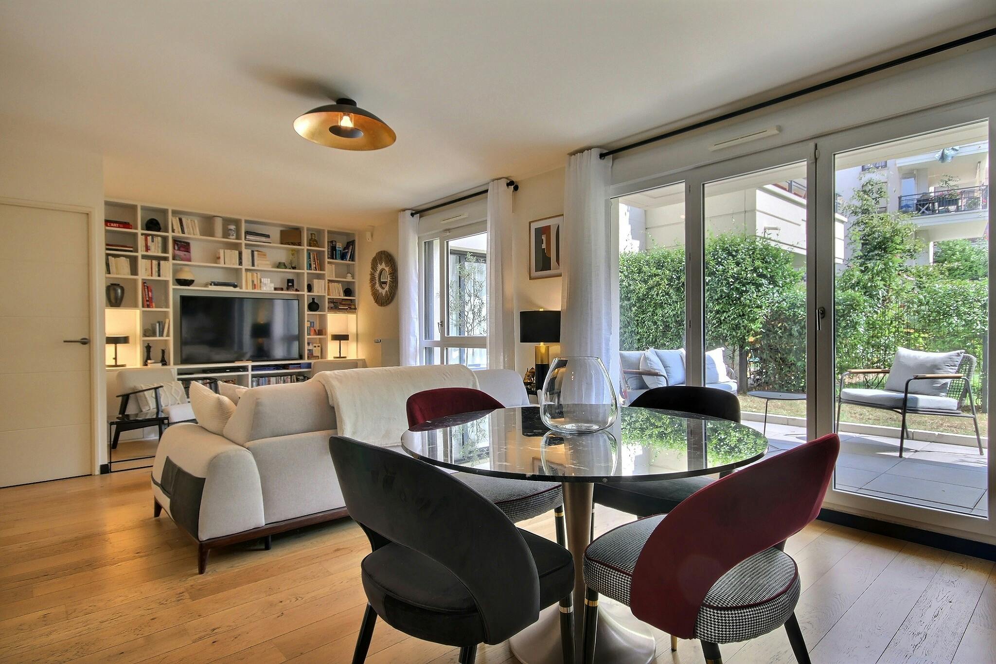  Entire Place  -  Rue Pablo Picasso, Saint-Ouen-sur-Seine  - Gallery -  1