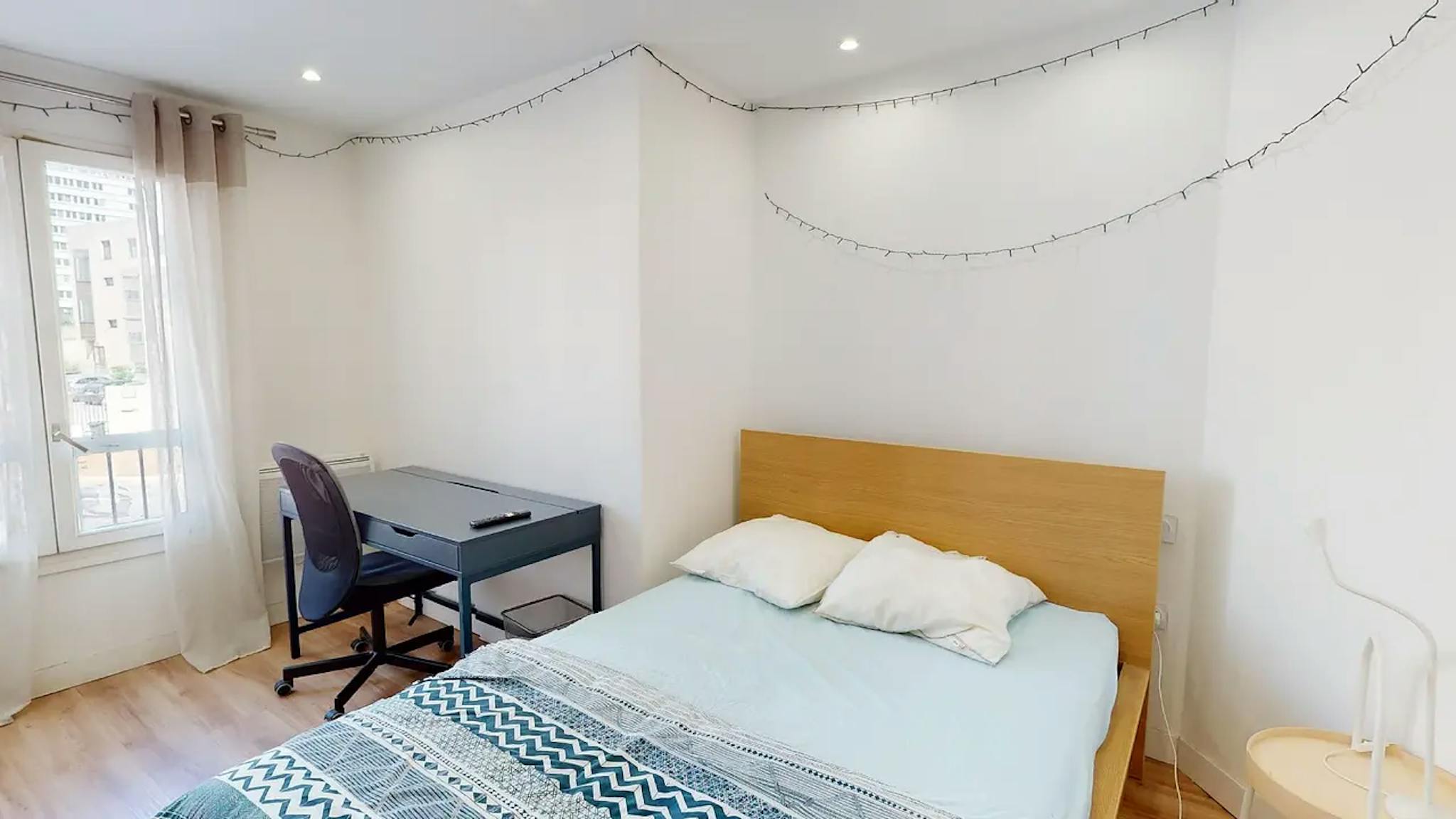  Private Room  -  Rue des Remparts, Toulon  - Gallery -  1