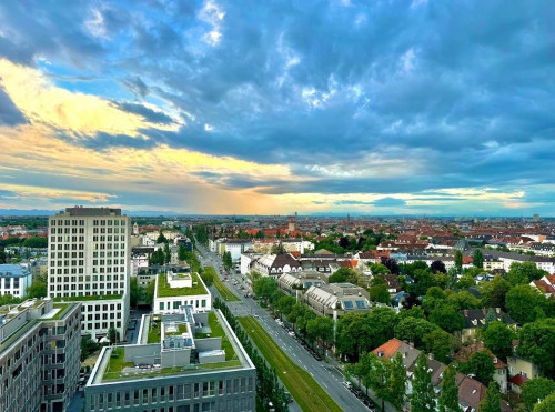 Bright Townhouse with Garden in Schwabing – Perfect for Families or Project Teams