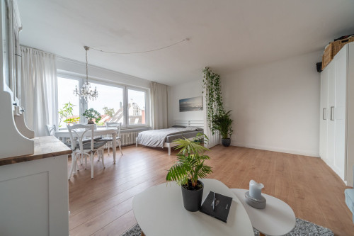 Bright & amazing loft (Osterdeich)