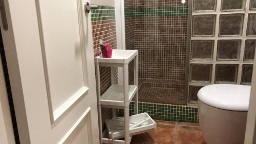 Cozy single bedroom in a 4-bedroom apartment near Parc Central