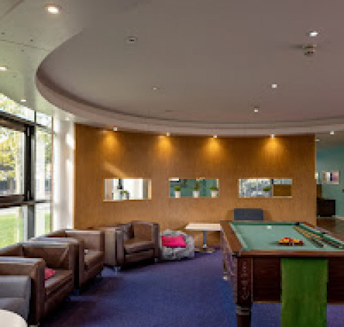 نيو بورت ستيودنت فاليدج  - Gallery -  5