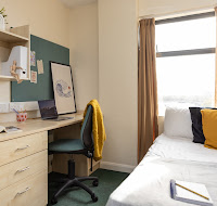  بلاتينوم اونسويت  -  نيو بورت ستيودنت فاليدج  - Gallery -  2