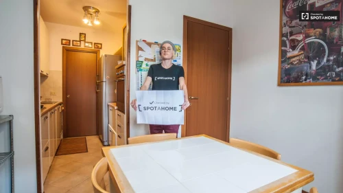 Room in 3-bedroom apartment in Torresina, Rome