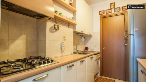 Room in 3-bedroom apartment in Torresina, Rome