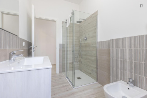 Welcoming 3-bedroom flat in Bolognina