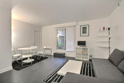 Homely studio in Neuilly-sur-Seine