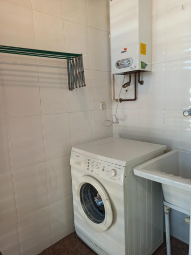 Bright single bedroom in a 3-bedroom apartment near Marítim - Serrería metro station - Gallery - 12