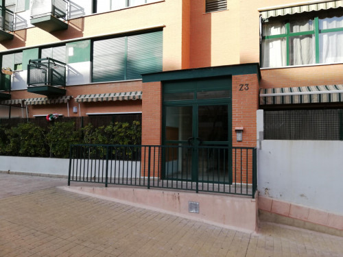Bright single bedroom in a 3-bedroom apartment near Marítim - Serrería metro station