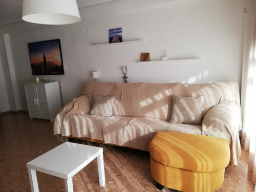 Bright single bedroom in a 3-bedroom apartment near Marítim - Serrería metro station - Gallery - 22