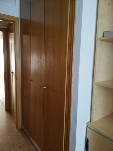 Bright single bedroom in a 3-bedroom apartment near Marítim - Serrería metro station - Gallery - 31