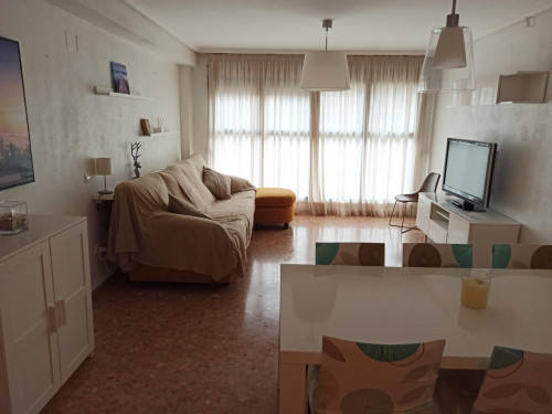 Bright single bedroom in a 3-bedroom apartment near Marítim - Serrería metro station - Gallery - 28